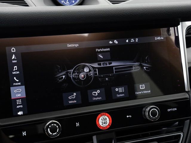 Certified 2025 Porsche Macan image 18