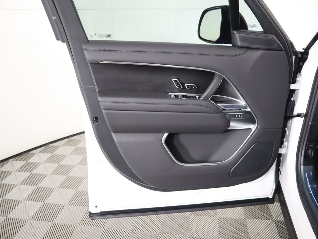 New 2026 Land Rover Range Rover SE image 26