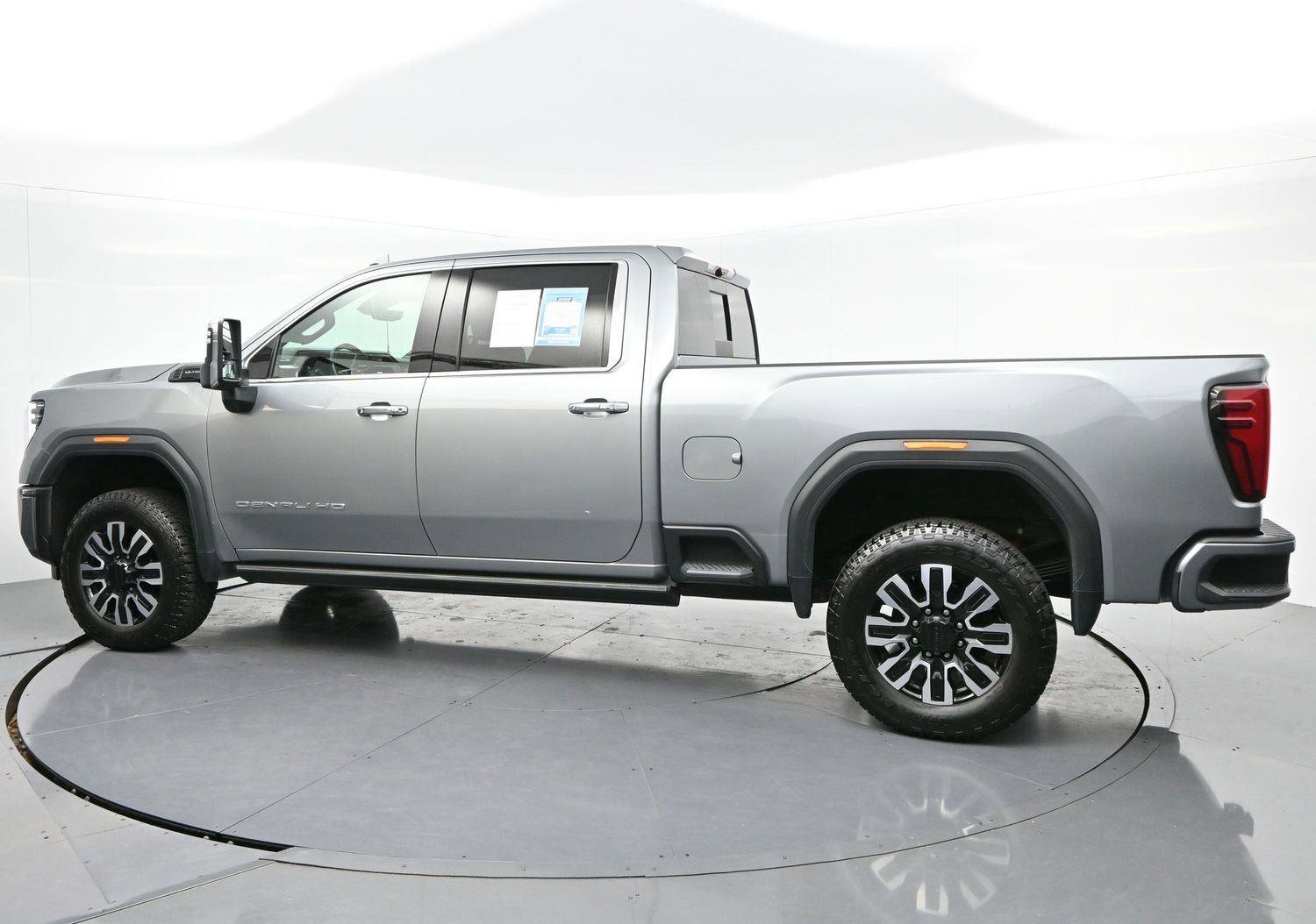 Used 2024 GMC Sierra 2500 Denali Ultimate w/ Max Trailering Package image 5