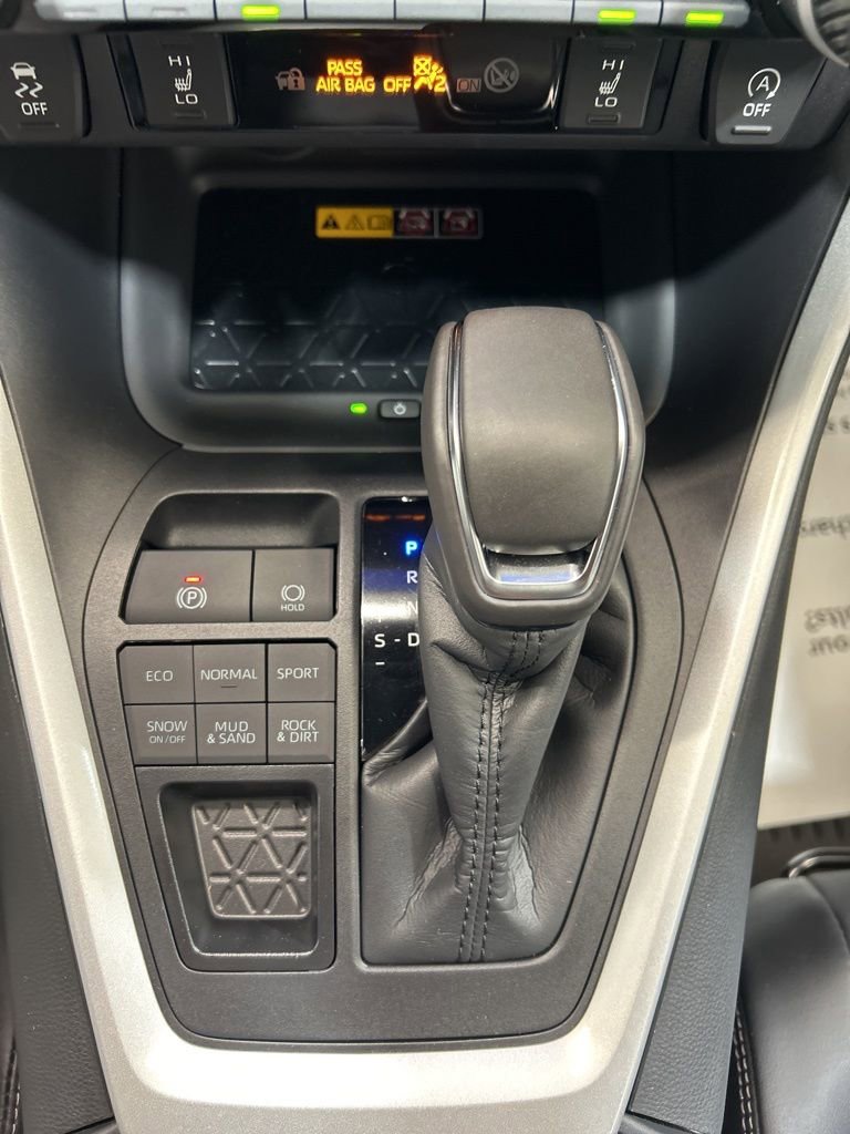 Used 2025 Toyota RAV4 XLE Premium w/ Weather Package image 32