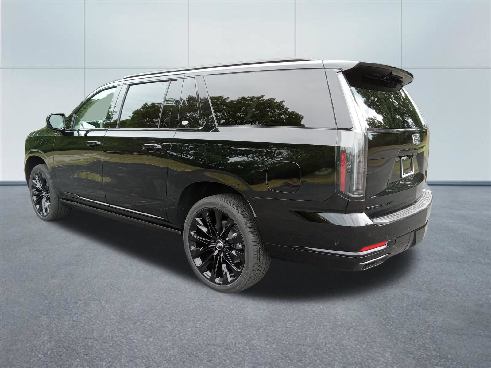 New 2026 Cadillac Escalade ESV Platinum Sport w/ LPO, ONYX Package AWD/4WD image 3