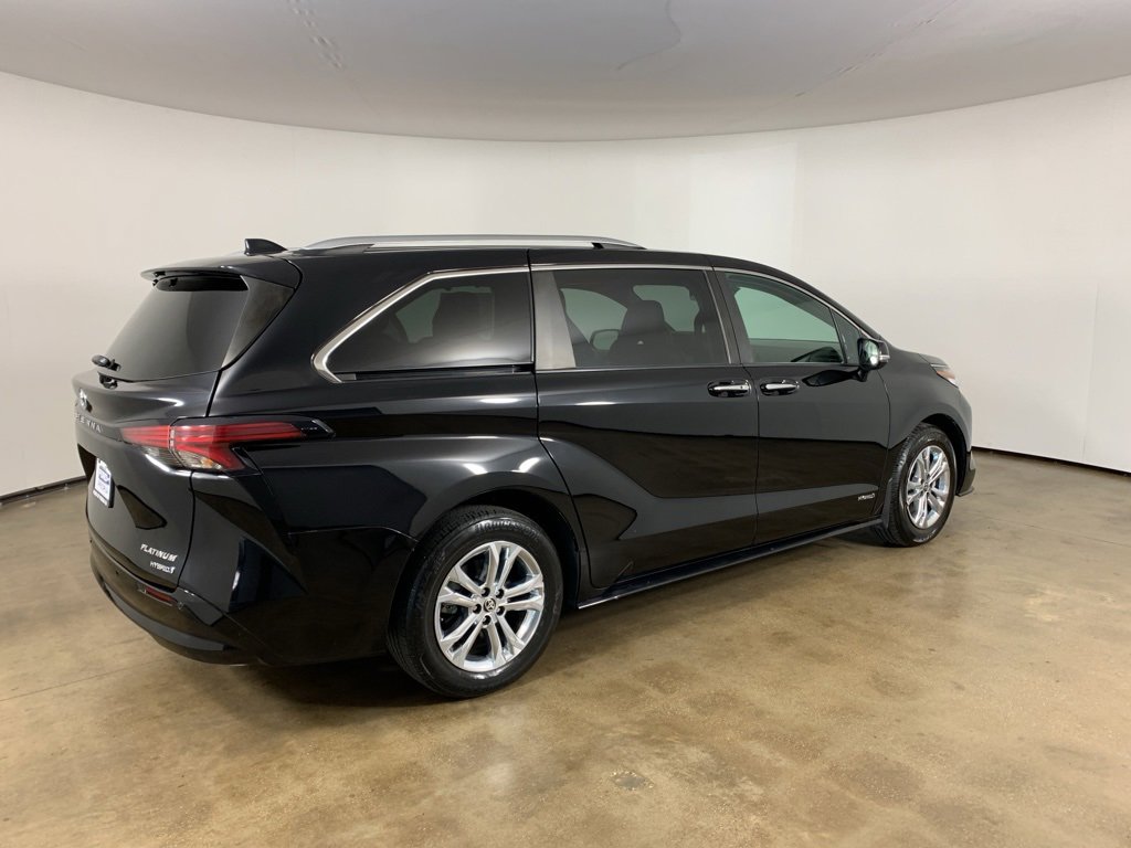 Used 2021 Toyota Sienna Platinum image 31