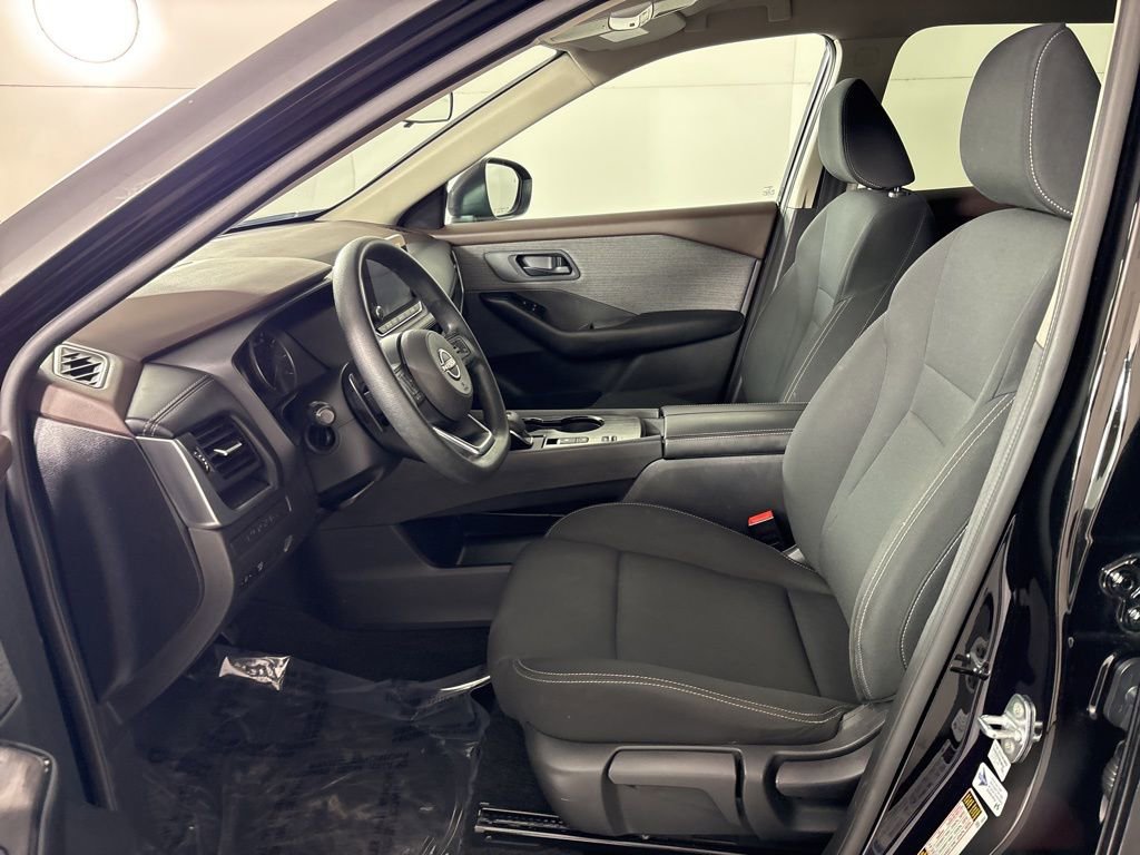 Used 2023 Nissan Rogue S image 20