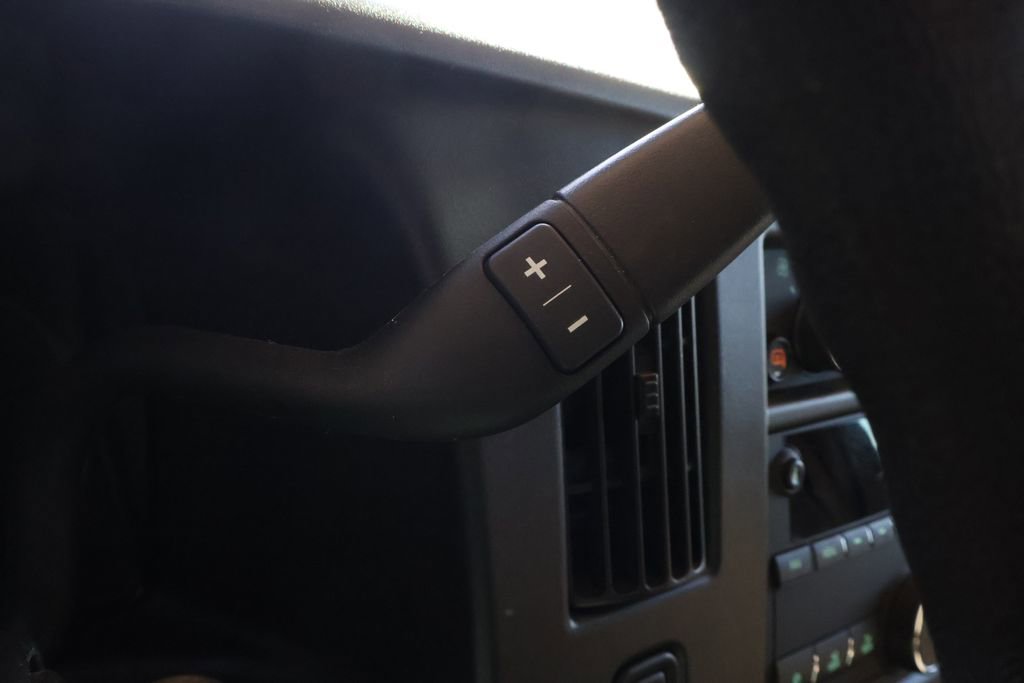 Used 2022 Chevrolet Express 3500 w/ Driver Convenience Package image 25