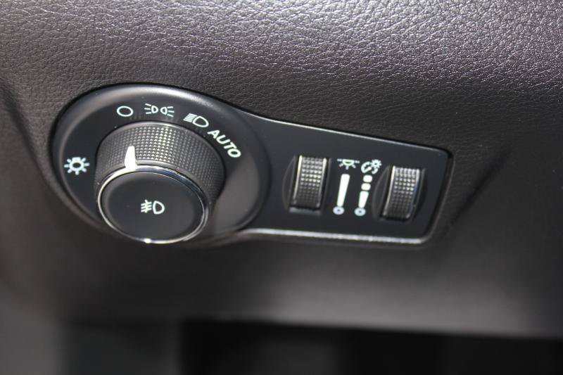 Used 2024 Jeep Compass Limited AWD/4WD image 25