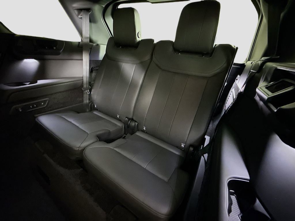 New 2026 Land Rover Range Rover Long Wheelbase SE AWD/4WD image 31