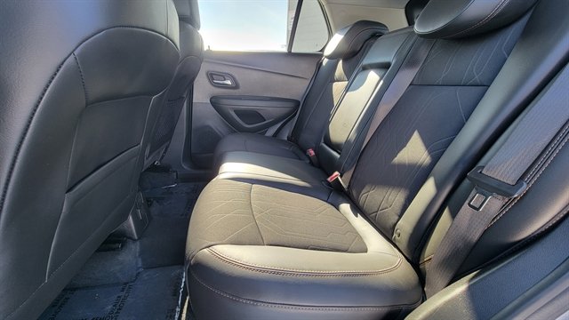 Used 2020 Chevrolet Trax LT w/ Sun & Sound Package image 47