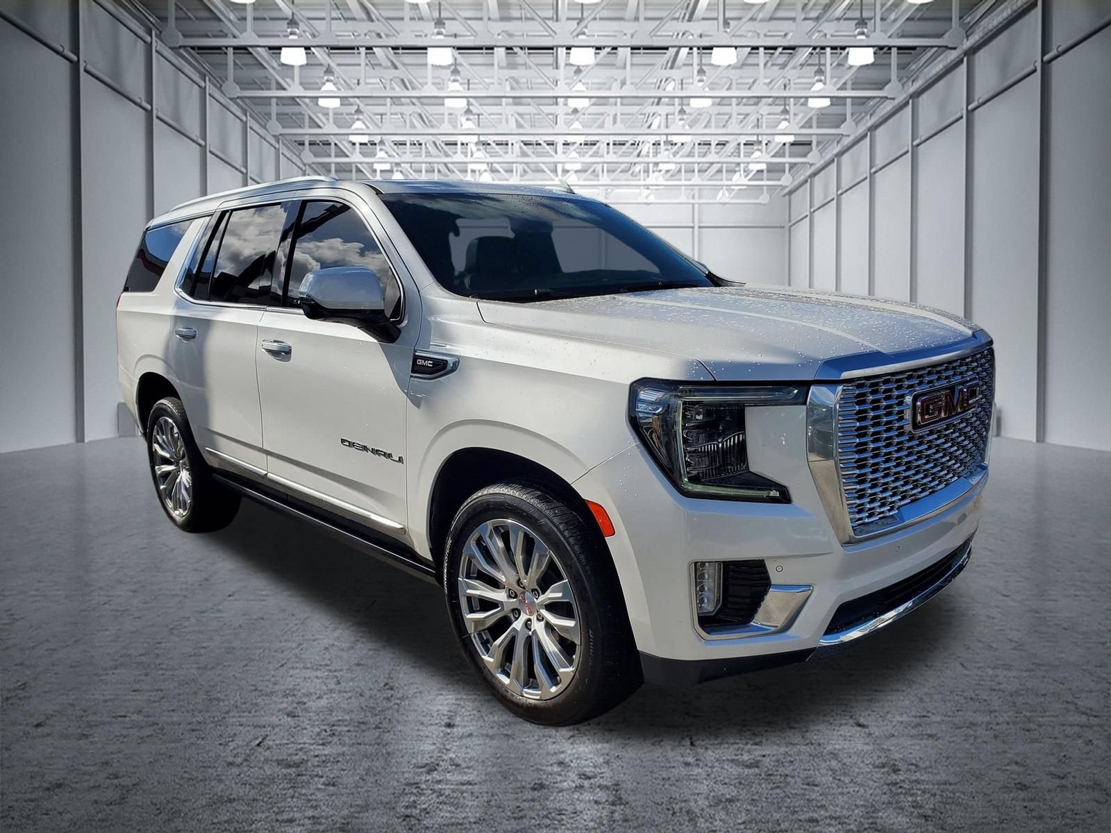 Used 2022 GMC Yukon Denali AWD/4WD image 2