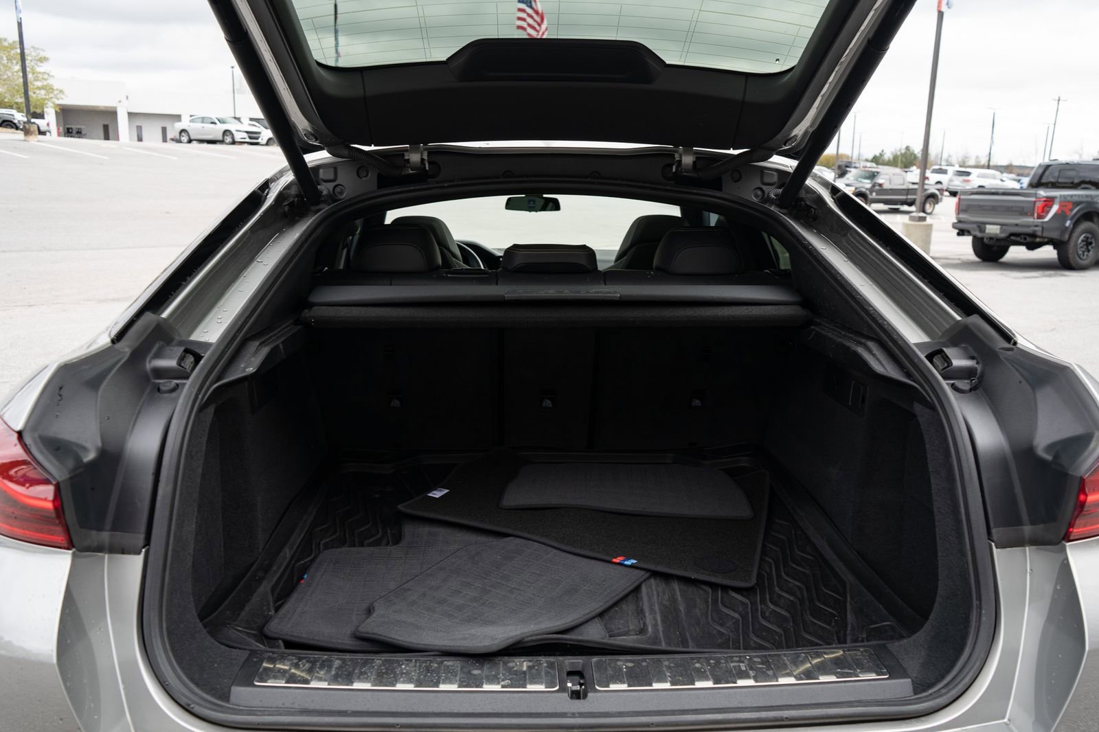 Used 2022 BMW X6 M w/ Competition Package image 20