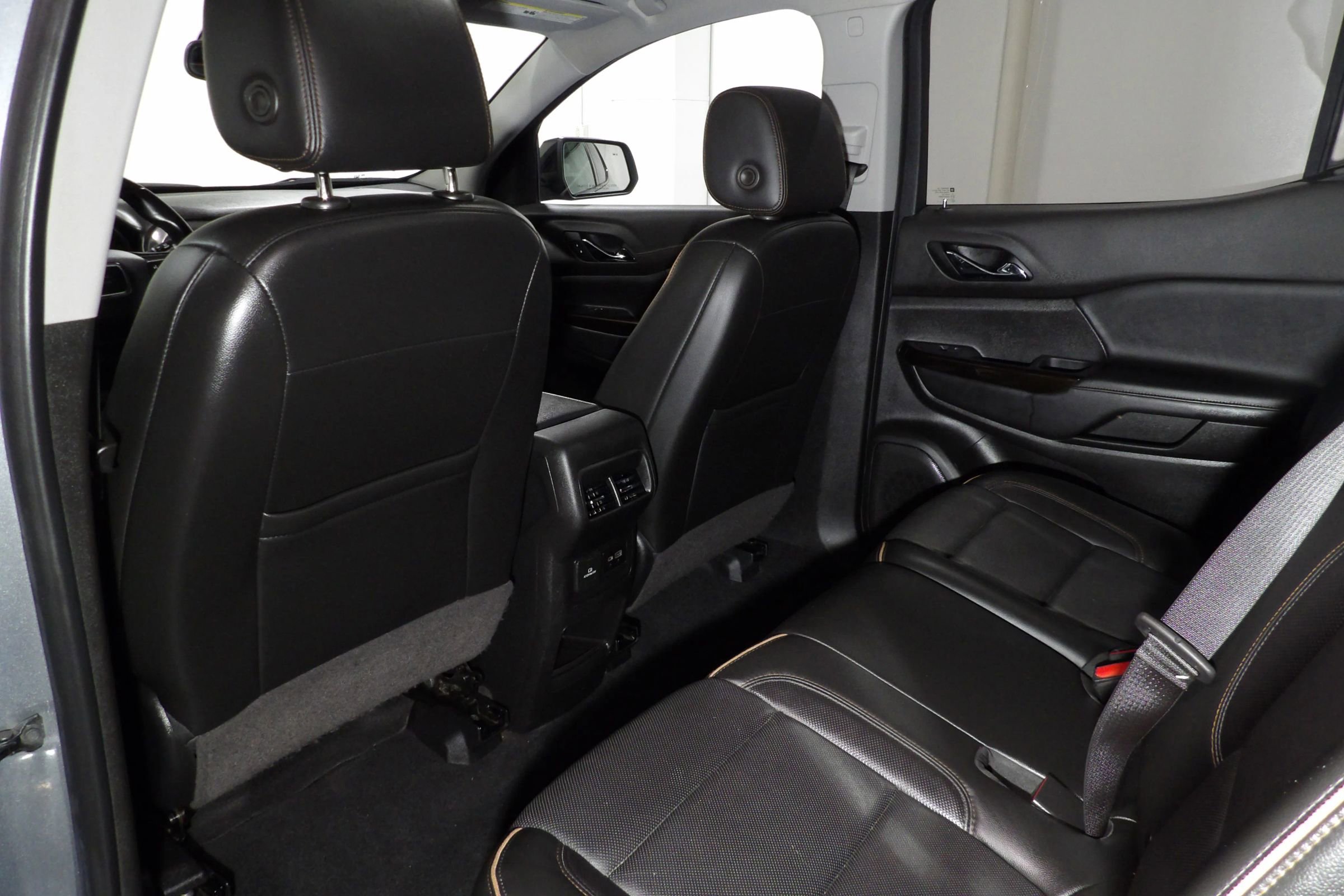 Used 2020 GMC Acadia AT4 w/ Driver Alert Package II AWD/4WD image 14