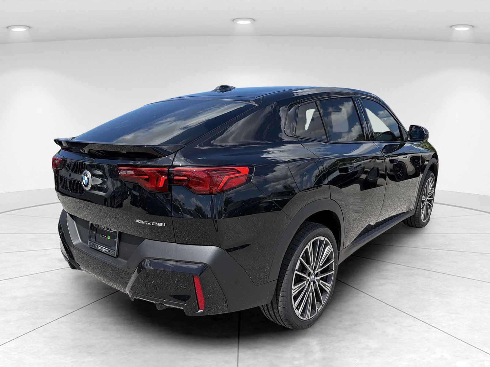 New 2026 BMW X2 xDrive28i w/ Technology Package AWD/4WD image 4