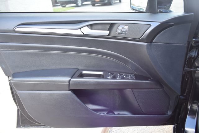 Used 2019 Ford Fusion Titanium FWD image 17