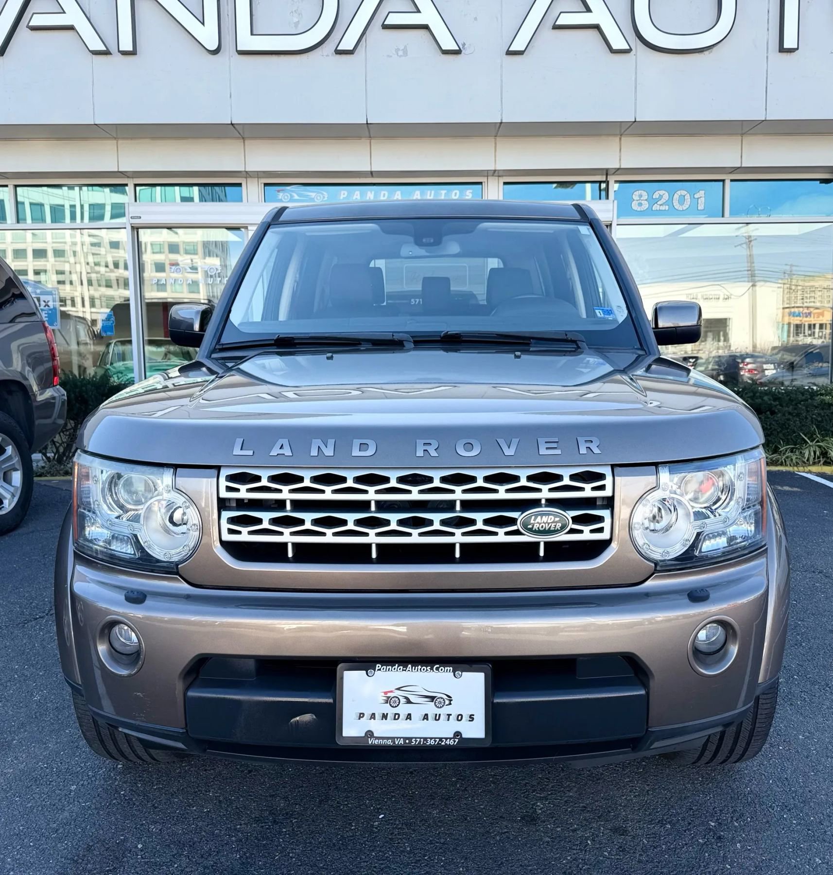 Used 2011 Land Rover LR4 HSE image 2