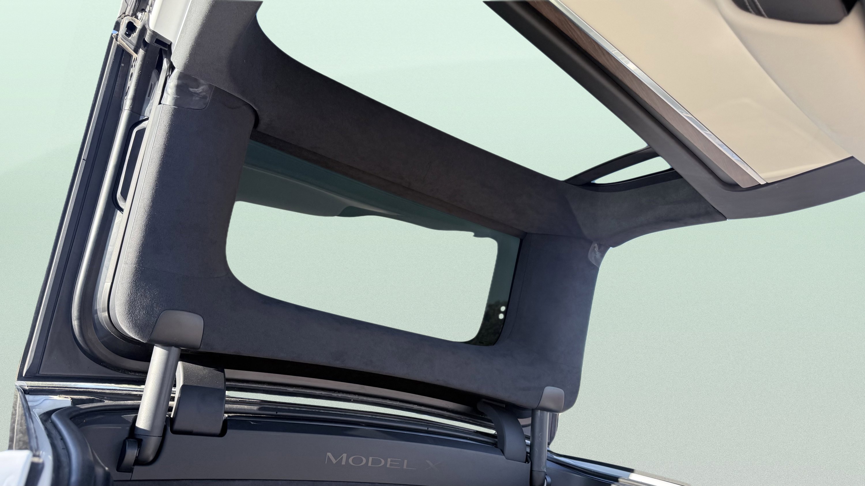 Used 2022 Tesla Model X image 30