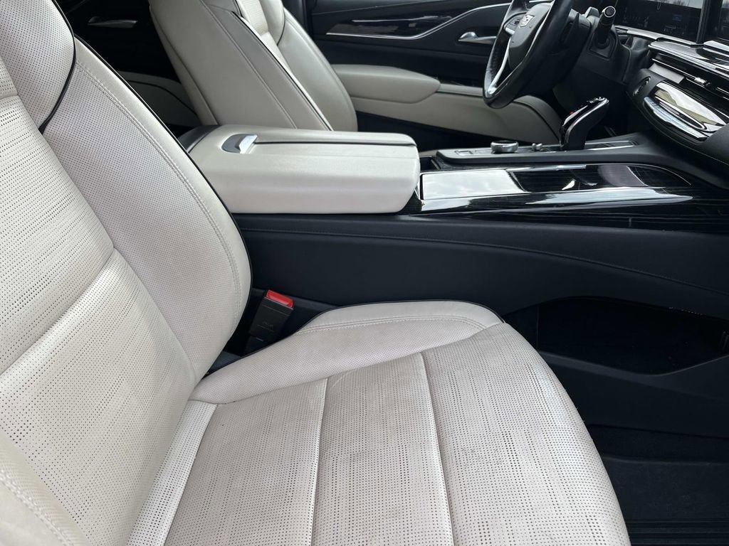 Used 2021 Cadillac Escalade Sport w/ Driver Assist Tech Package image 24