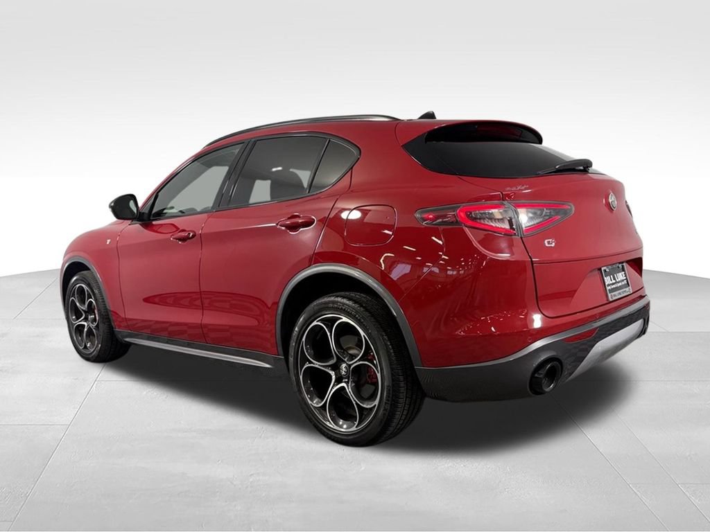 Used 2024 Alfa Romeo Stelvio Ti AWD/4WD image 9