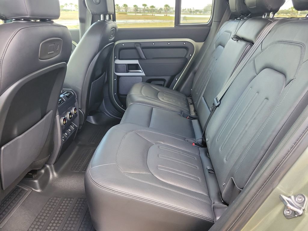 Used 2022 Land Rover Defender 110 SE image 12