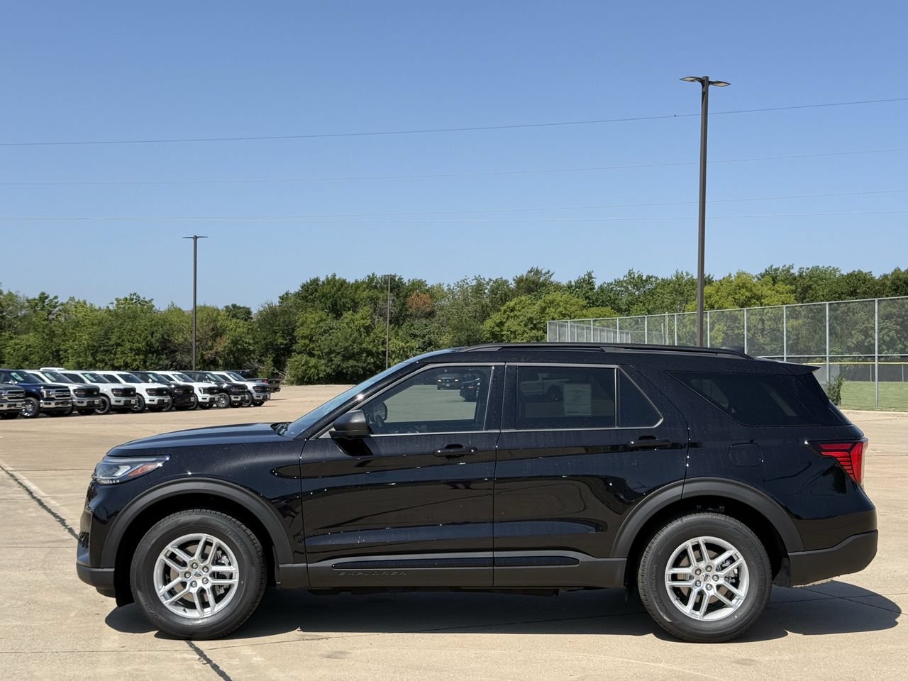New 2026 Ford Explorer Active RWD image 3