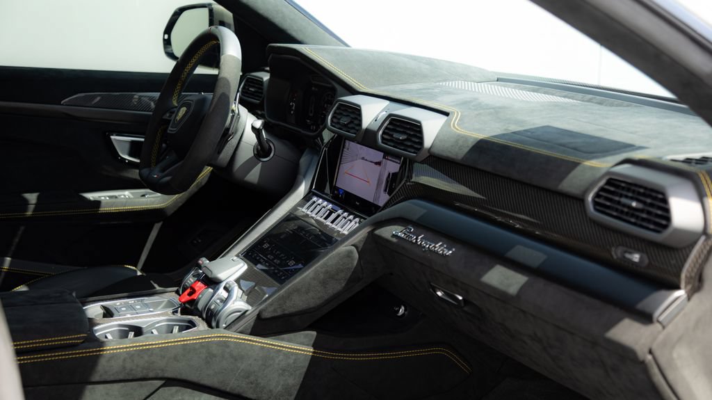 Used 2023 Lamborghini Urus Performante AWD/4WD image 10