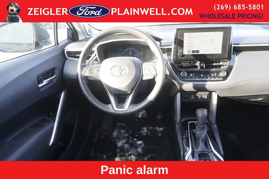 Used 2023 Toyota Corolla Cross XLE w/ Convenience Package image 9