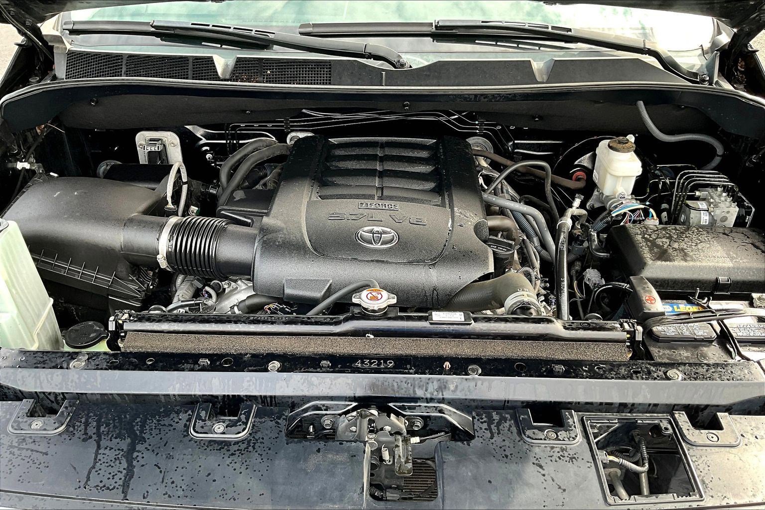 Used 2021 Toyota Tundra Limited w/ Limited Premium Package AWD/4WD image 31