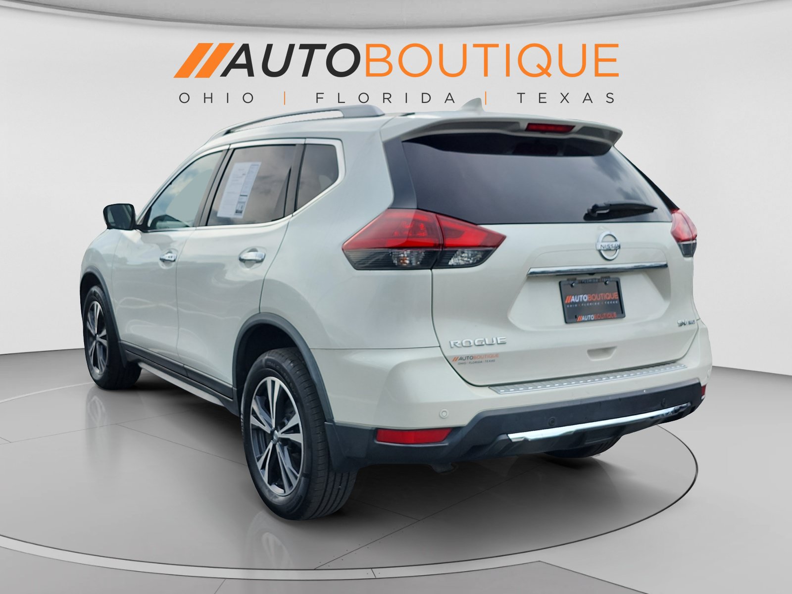 Used 2020 Nissan Rogue SV w/ Sun & Sound Touring Package AWD/4WD image 3