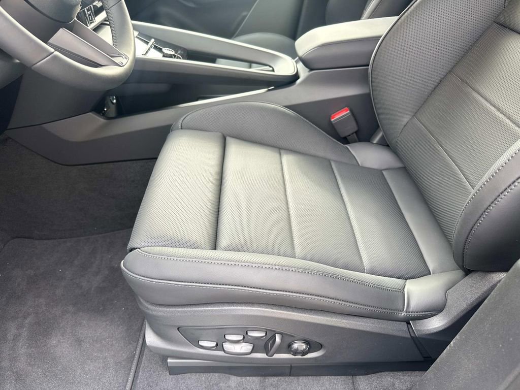 New 2025 Porsche Macan 4S Electric image 18