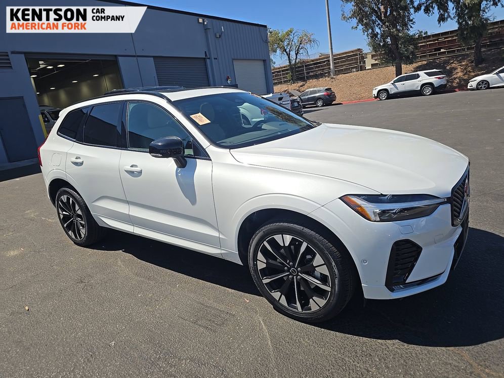 Used 2026 Volvo XC60 B5 Plus AWD/4WD image 4