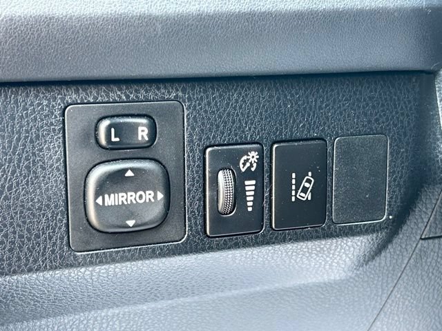 Used 2018 Toyota RAV4 LE w/ All Weather Liner Package AWD/4WD image 21