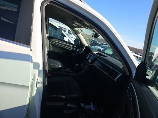 Used 2018 Volkswagen Atlas SE image 3