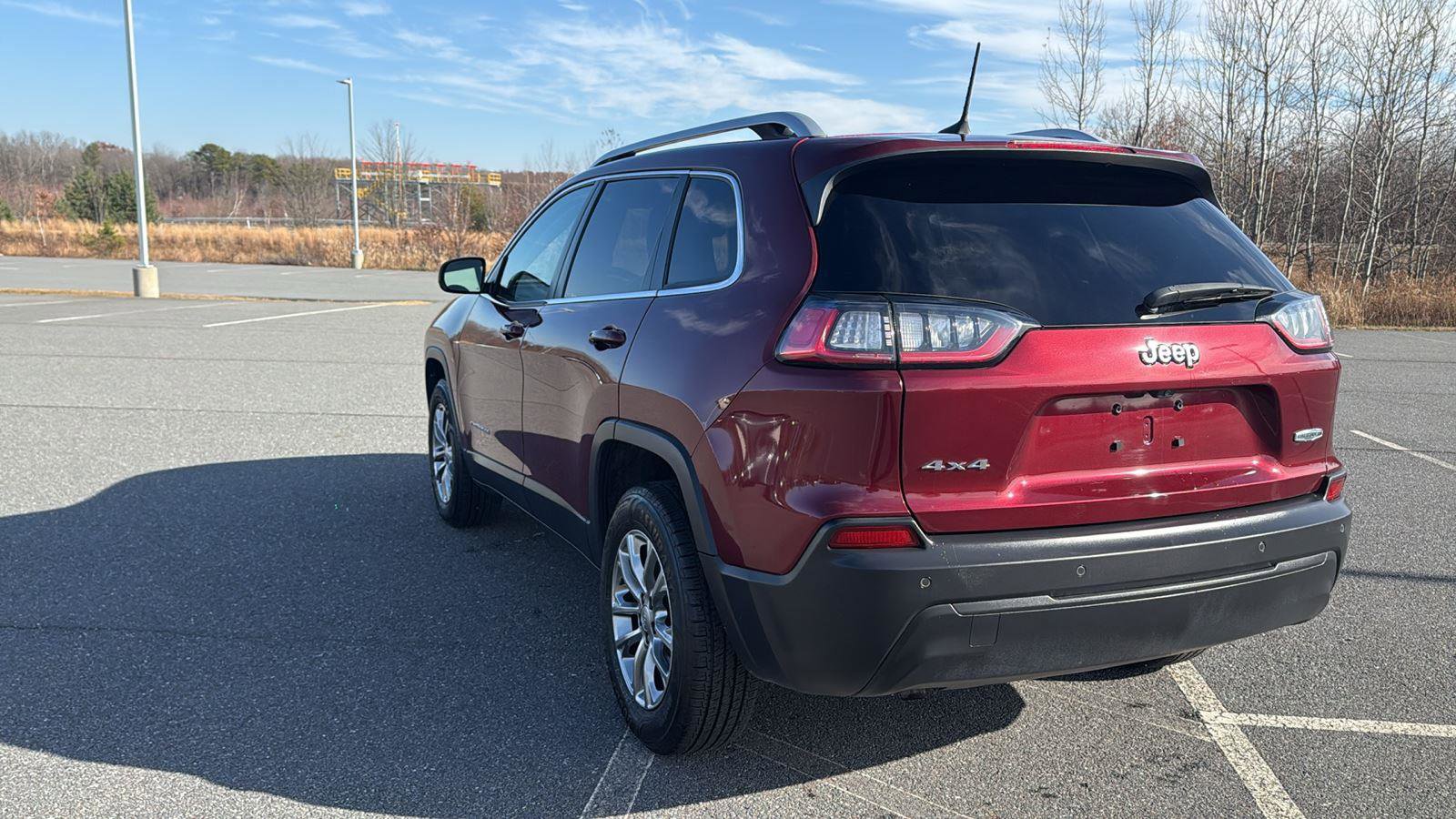 Used 2019 Jeep Cherokee Latitude Plus w/ Comfort/Convenience Group image 9