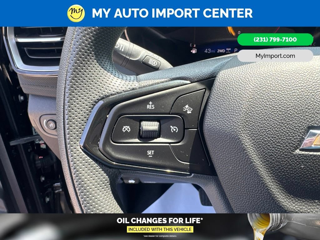 Used 2025 Chevrolet TrailBlazer LT AWD/4WD image 16