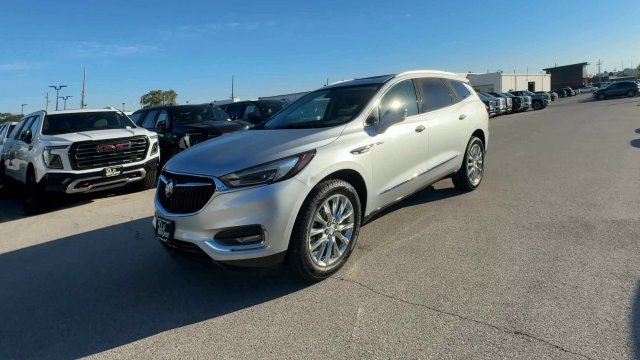 Used 2021 Buick Enclave Essence w/ Sound and Sites Package FWD image 5