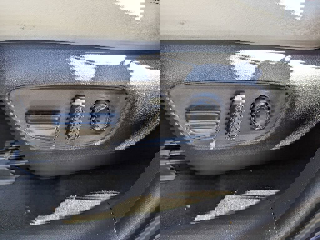 Used 2019 Toyota RAV4 Limited w/ Advanced Technology Package image 18