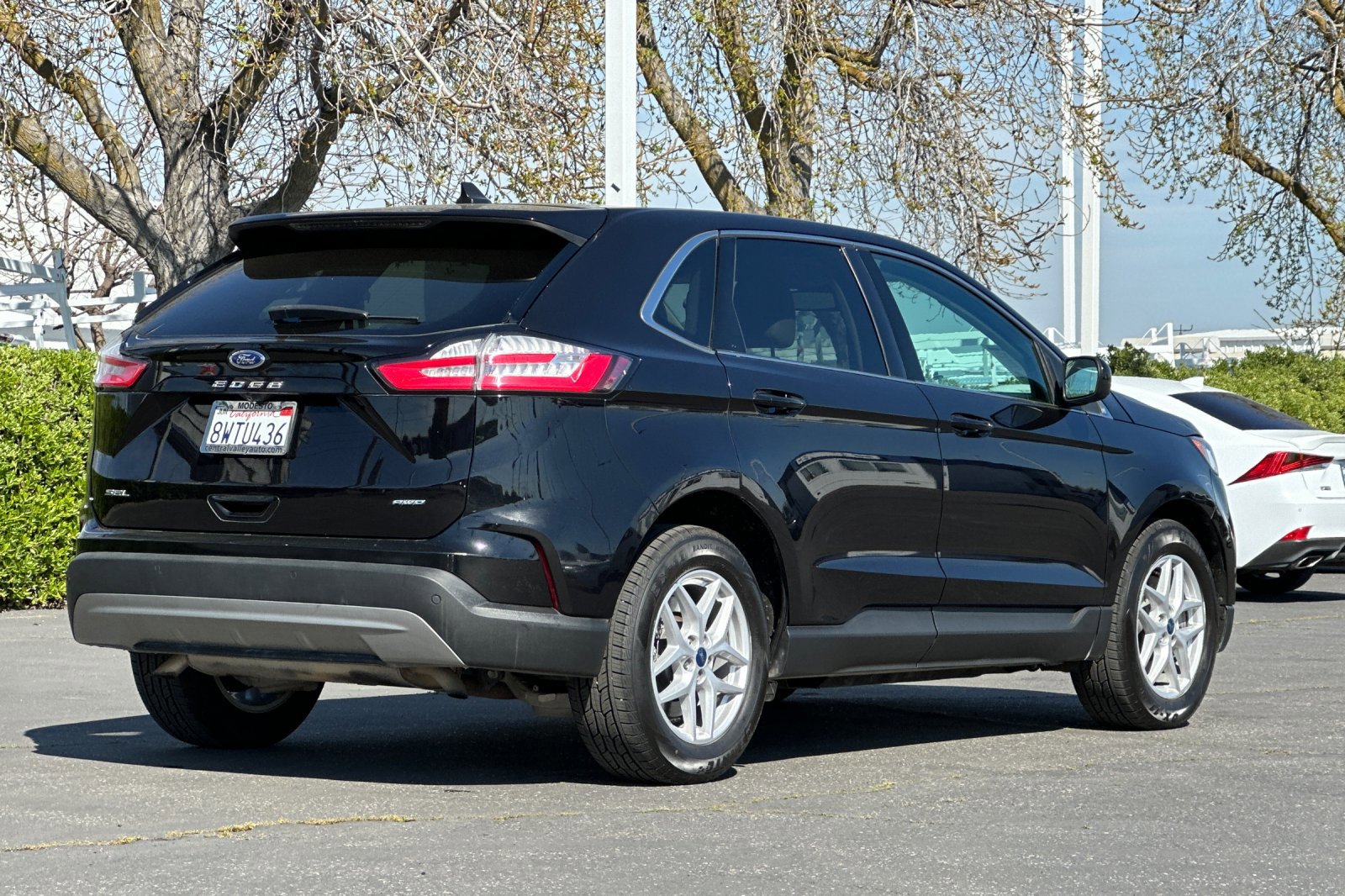 Used 2021 Ford Edge SEL w/ Cargo Accessory Package image 4