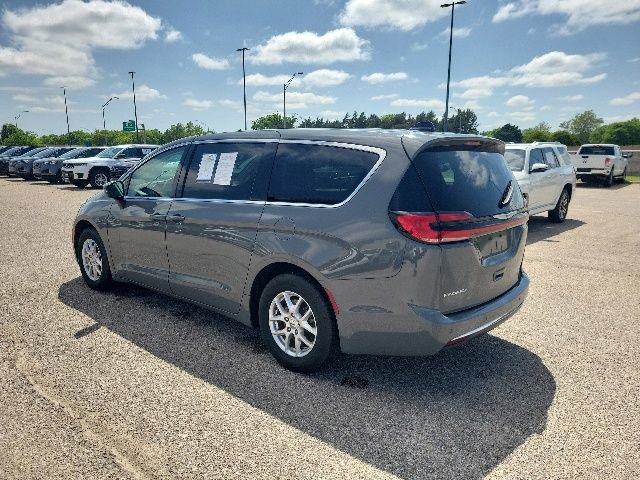 Used 2023 Chrysler Pacifica Touring-L FWD image 23