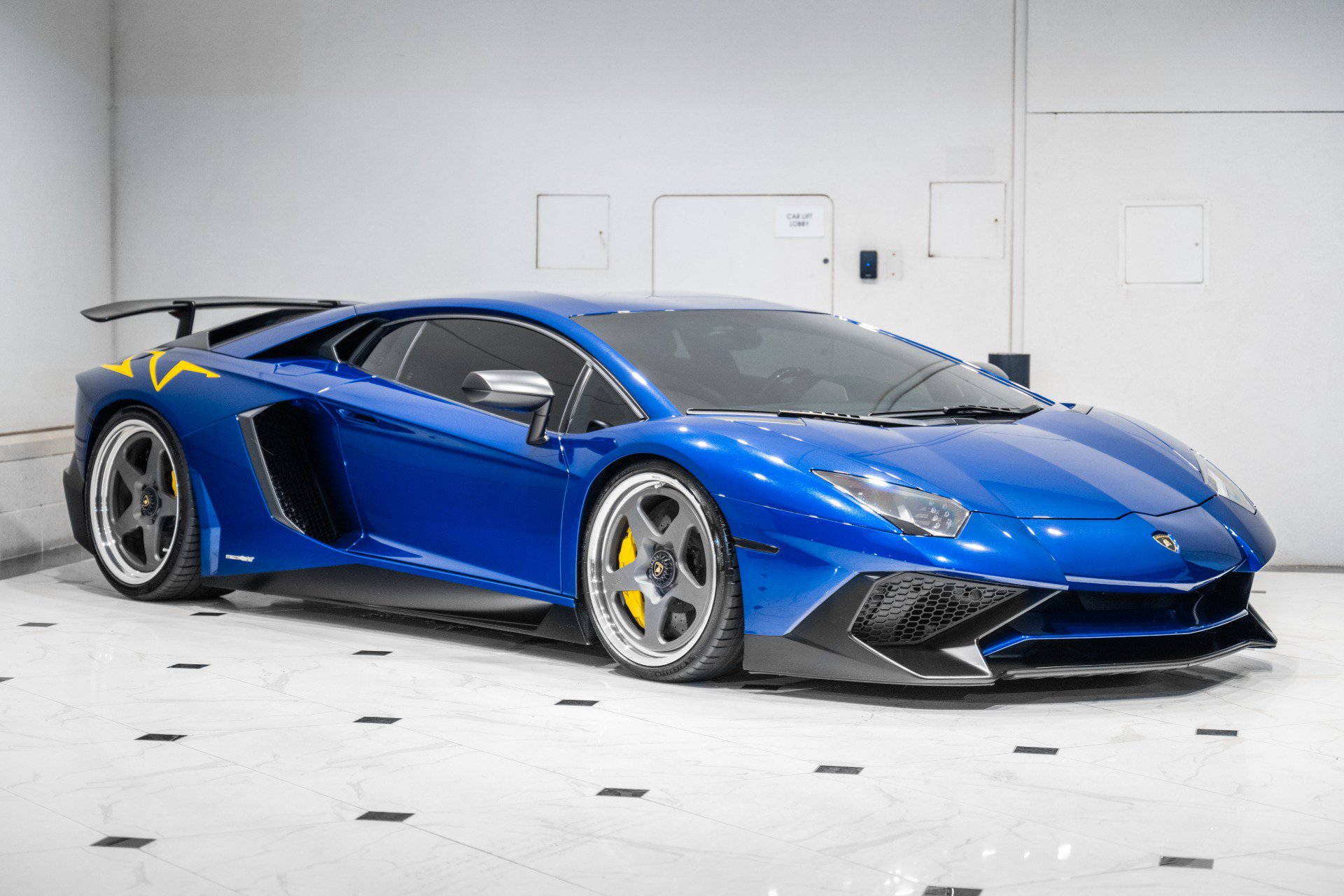 Used 2016 Lamborghini Aventador LP 750-4 Superveloce AWD/4WD image 3