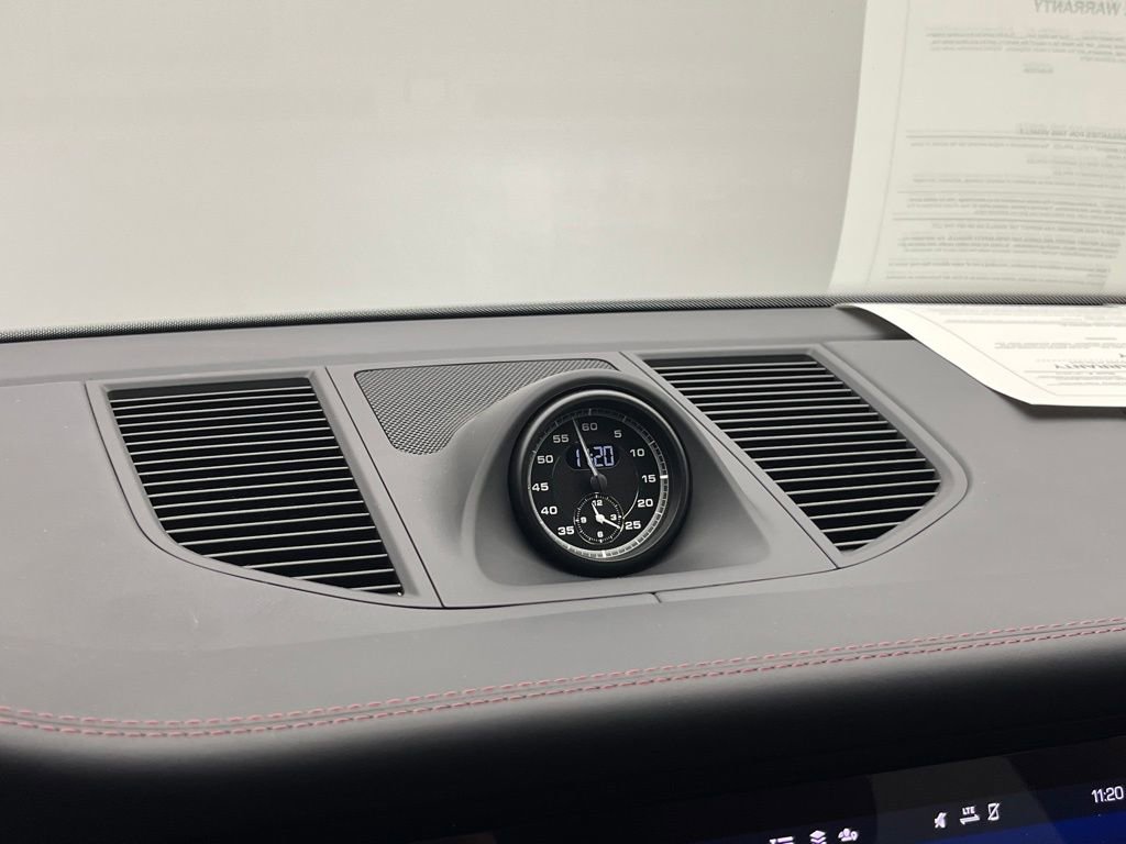 Used 2024 Porsche Macan S image 25