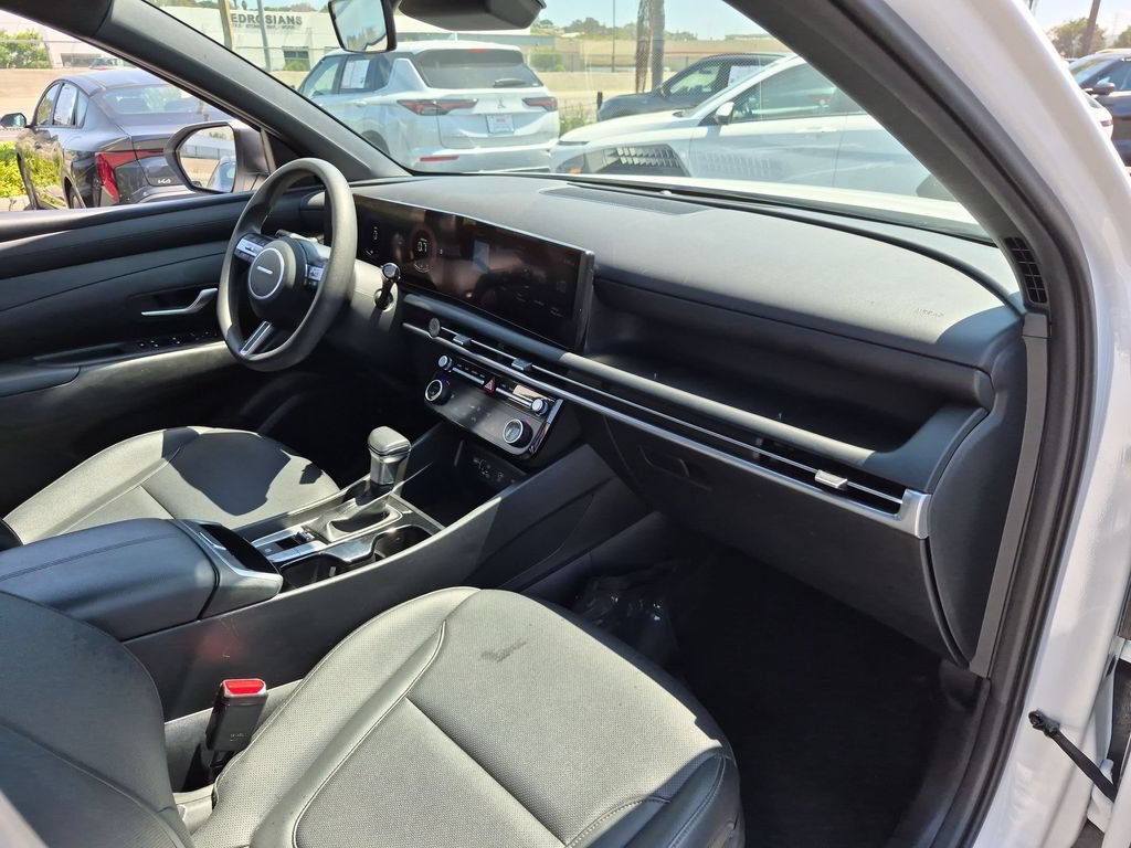 Used 2025 Hyundai Santa Cruz SEL AWD/4WD image 32