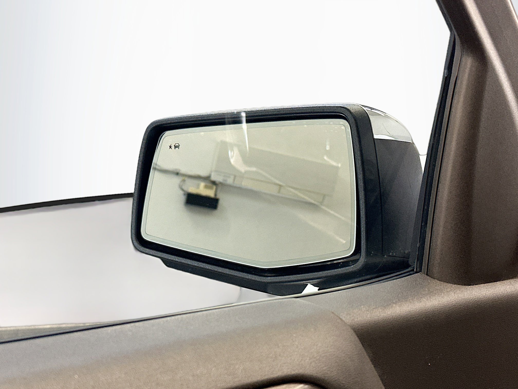 Used 2025 Chevrolet Silverado 1500 LTZ image 16