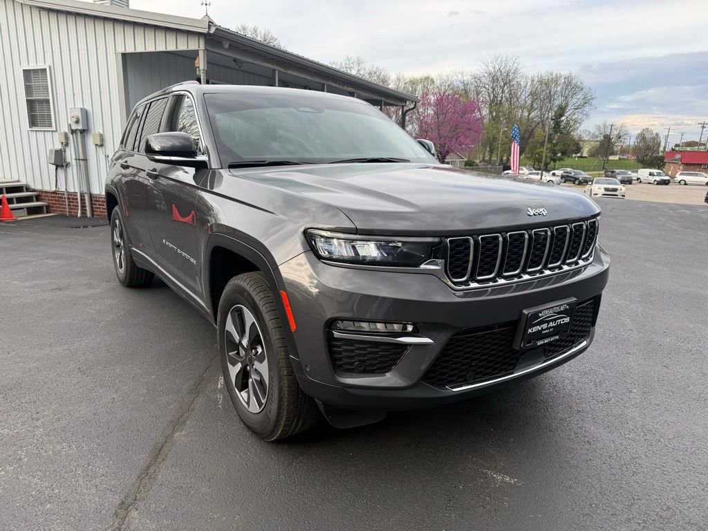 Used 2024 Jeep Grand Cherokee Limited 4xe w/ Luxury Tech Group II AWD/4WD image 3
