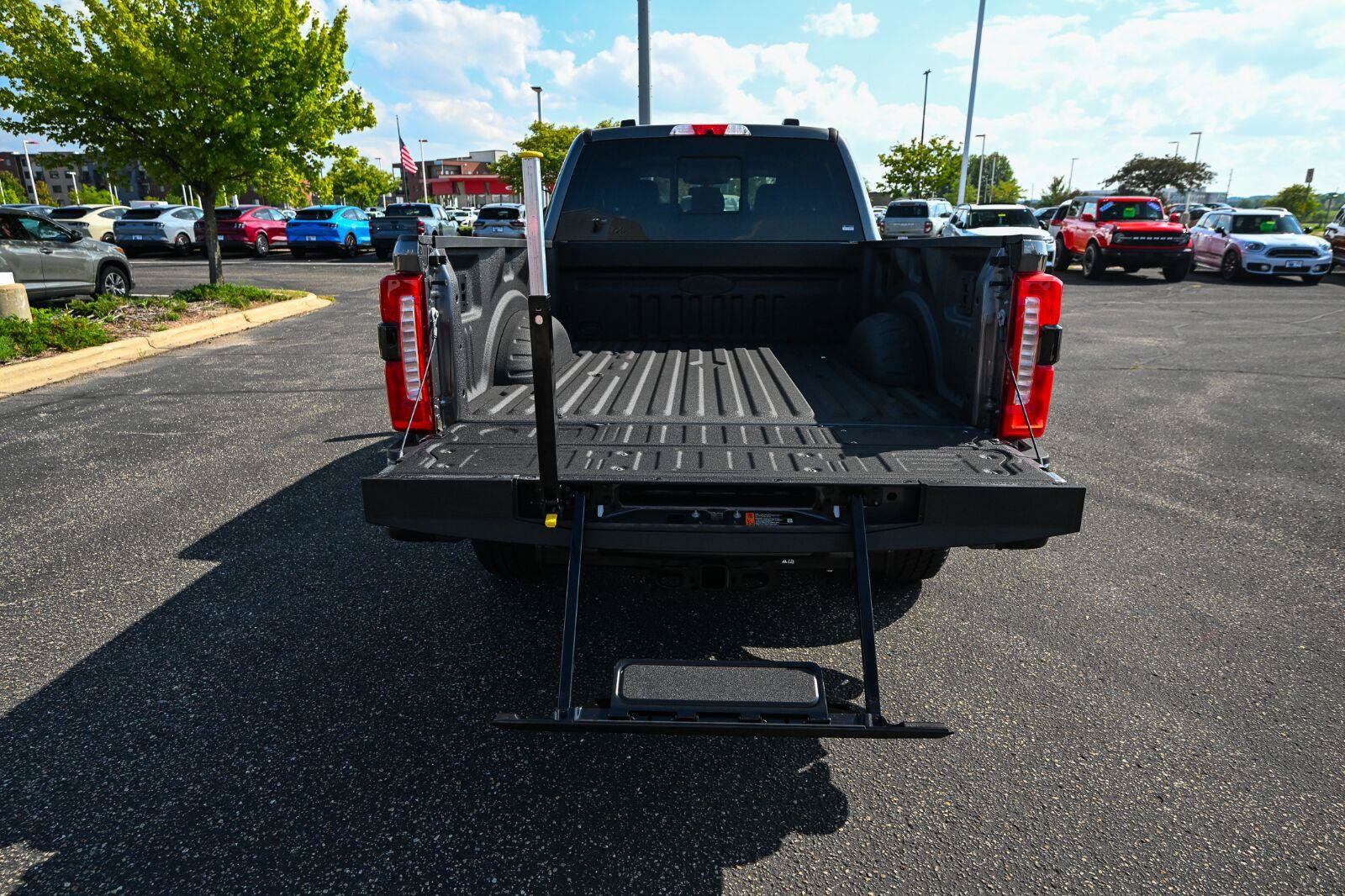 New 2026 Ford F250 XLT w/ XLT Premium Package AWD/4WD image 13
