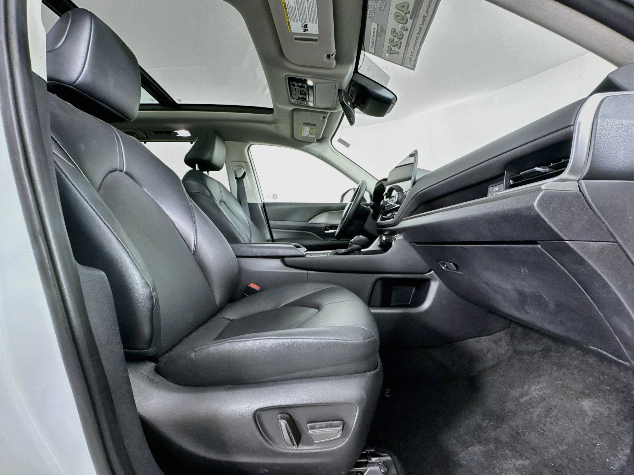 Certified 2025 Toyota Grand Highlander AWD image 30