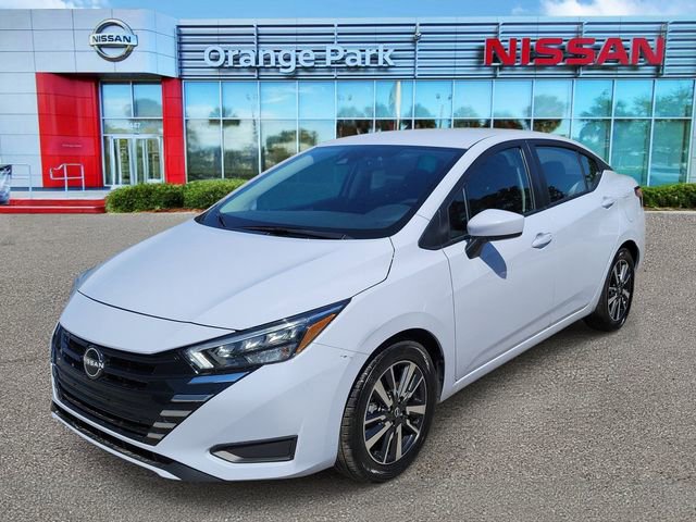 Used 2025 Nissan Versa SV image 4