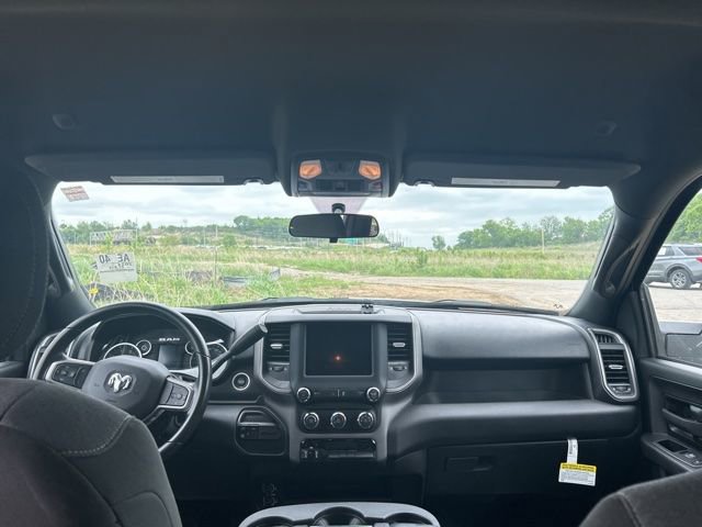 Used 2024 RAM 3500 Tradesman w/ Chrome Appearance Group AWD/4WD image 11