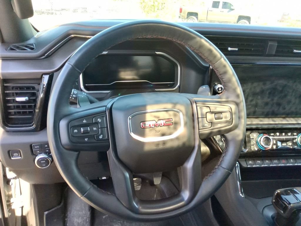 Used 2023 GMC Sierra 1500 AT4 w/ Technology Package AWD/4WD image 13