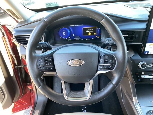 Used 2020 Ford Explorer Platinum w/ Premium Technology Package AWD/4WD image 30
