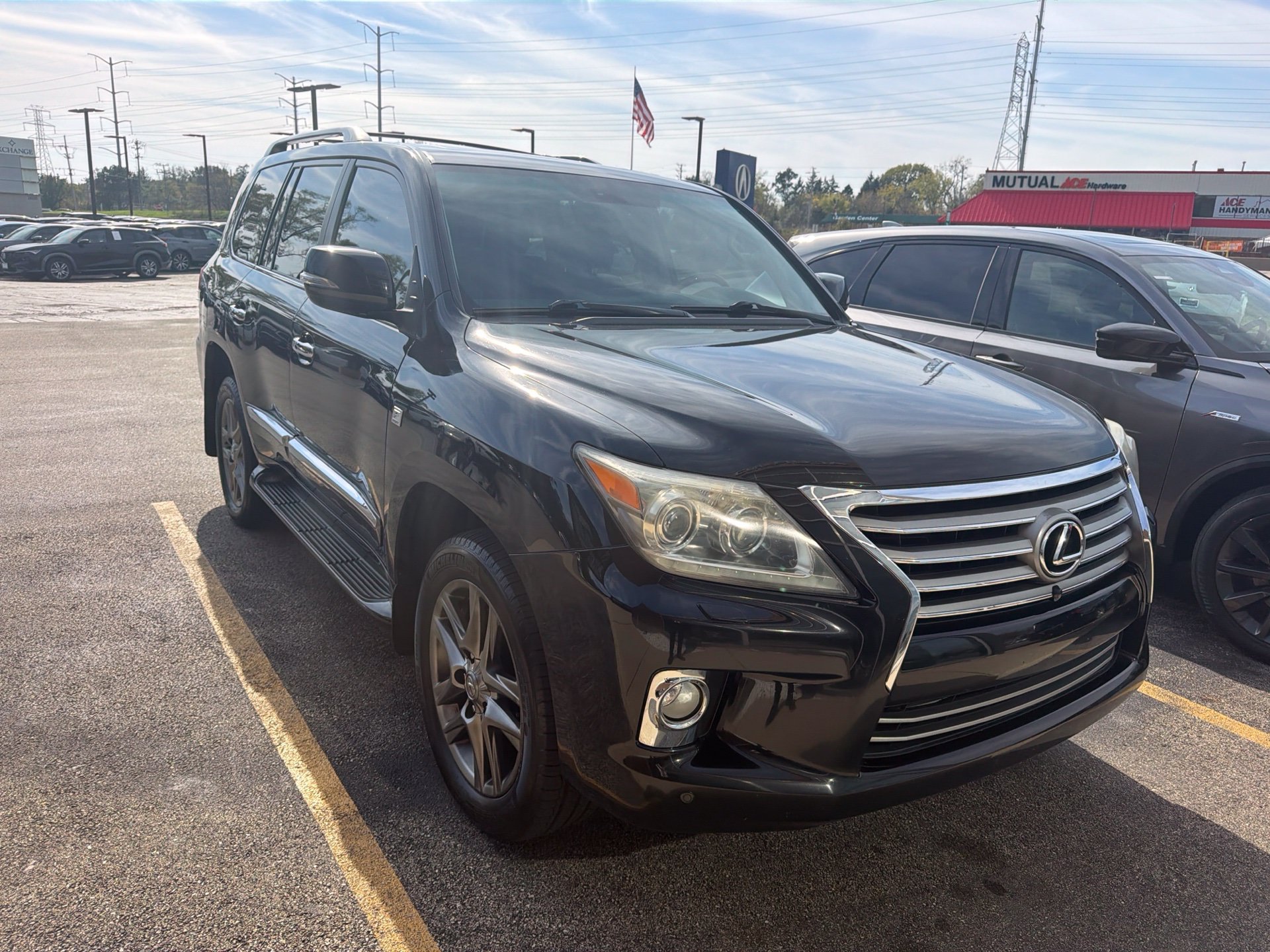 Used 2013 Lexus LX 570 4WD w/ Luxury Pkg image 8