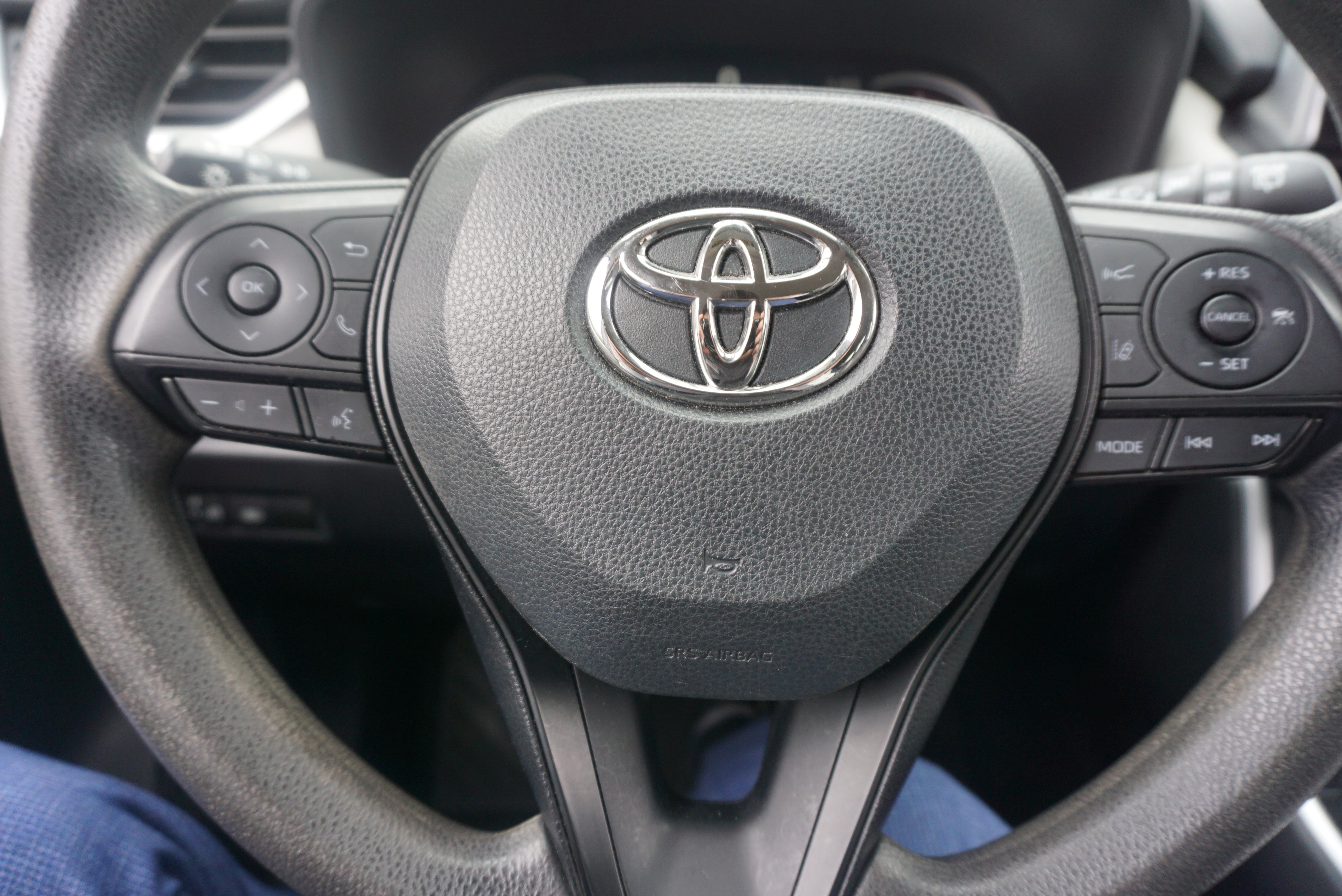 Used 2023 Toyota RAV4 XLE image 8
