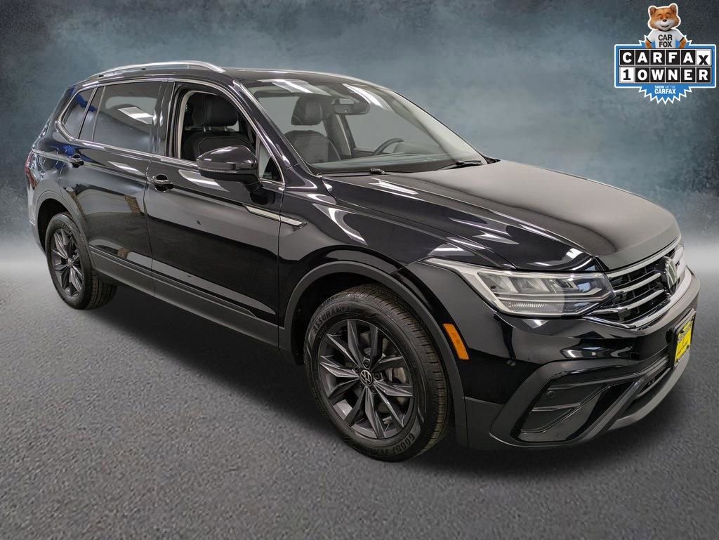 Used 2022 Volkswagen Tiguan SE w/ Panoramic Sunroof Package AWD/4WD image 3